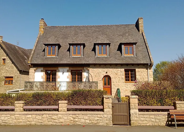 Ploubalay Chambres Cuisine Sejour